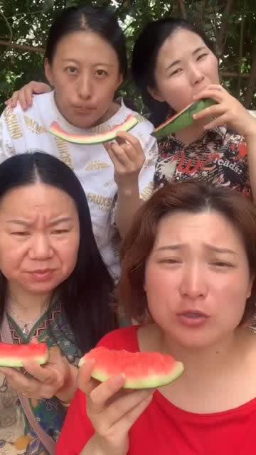 画妆吃瓜,一场视觉与味蕾的双重盛宴