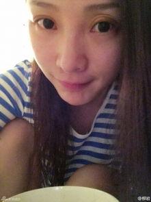 女明星车内自拍,女明星们的私密时尚瞬间